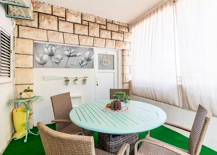 Апартаменты On The Perla Bianca *