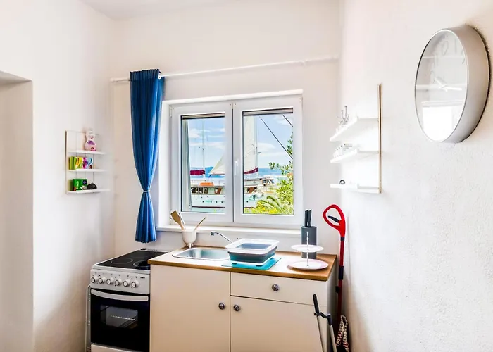 On The Perla Bianca Apartment Jesenice (Split-Dalmatia)