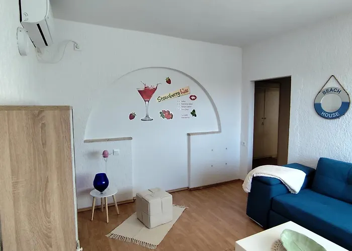Apartment On The Perla Bianca Jesenice (Split-Dalmatia)